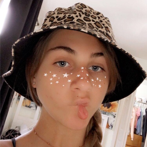 Meet your Posher, Avery - Picture 2 of 2